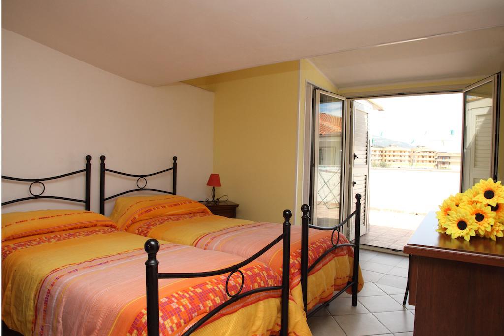 Bed And Breakfast Gigi Furci Siculo Extérieur photo